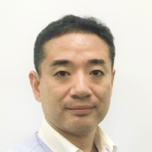 前職で大手ソフトウェアベンダー、インターネットサービス会社やクラウドプロバイダーに従事し、サポート部門やデータベース管理者、トレーニングのインストラクターとして長年の経験を重ねながら現職に至る。
 
 分かりやすく、使える情報を伝えられるよう日々努めながら、お客様にSnowflakeのトレーニングを実施。