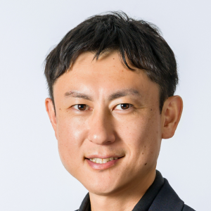 Snowflake合同会社にてシニアソリューションエンジニアを担当。
前職では企業向けのデータ分析・機械学習案件を多数支援し、経営層を含めたステークホルダーと連携しながら業務効率化や意思決定を支援する事業に従事。
大手通信事業会社の所属時には、経営企画部にてビッグデータを活用した経営戦略・事業計画策定を実施。
2025年3月より、Snowflakeに参画。
