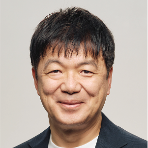 略歴：
三菱電機 DXイノベーションセンター プラットフォーム設計開発部 部長。東京工業大学卒業、同大学院総合理工学研究科知能科学専攻修士課程修了。1993年三菱電機（株）入社。モバイル端末やカーマルチメディアシステムの新製品・新機能開発において、データ処理の高速化などのソフトウエア開発を経験。同社情報技術総合研究所にて、IoT/ 組込みシステム向け基盤ソフトウエアに関する研究開発を牽引。2023年より現職、Serendie技術基盤の開発・活用を推進。