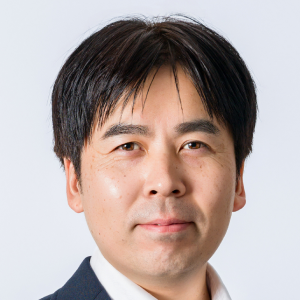 SIer にて金融機関向け DWH構築のデータエンジニア、製造業向け販売管理システム再構築のアプリケーションエンジニアとして従事した後、コンサルティングファームにて小売業向け自動発注システム導入や基幹システム刷新プロジェクトの PMO を担当。複数のシステム導入・刷新プロジェクトを通じてデータマネジメントの重要性を認識し、2022 年より現職。現在は社内データ活用基盤の整備・運営とデータマネジメント施策の推進に取り組んでいる。