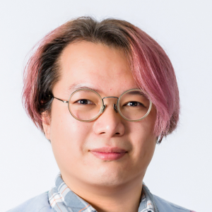 2020 年に Snowflake 日本法人1人目のサポートエンジニアとして入社。日本語のテクニカルサポートをゼロから立ち上げたのち、APJ 地域初の製品開発チームのエンジニアとして異動。現在はデータベースエンジンの製品開発チームにおけるクエリパフォーマンスのエキスパートとして、Snowflake 導入時や本番環境でのパフォーマンス問題の解決や、ソフトウェアエンジニアと連携してのプロダクトのパフォーマンス改善などに従事。