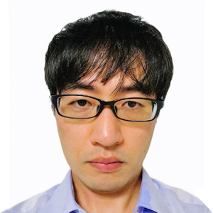 2014年住友電気工業株式会社に新卒で入社、情報システム部に配属。データを活用した品質改善を担当。2017年にIoT研究開発センターに異動し工場データの収集、分析の推進に従事。2019年に再度情報システム部に異動し、2021年からDX推進事務局のメンバーとしてデータ活用基盤の企画・構築・展開、データ活用の全社推進に従事。