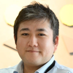 2015年に京セラ株式会社へ入社。基幹システムの経理系システム運用・管理を担当。2024年より基幹システムのデータ利活用を推進する部署へ異動し、2025年からSnowflake導入プロジェクトに参画。2026年からはThoughtSpot運用担当として、全社員向けBI環境の利用促進や運用支援を通じ、社内のデータ活用推進に従事。